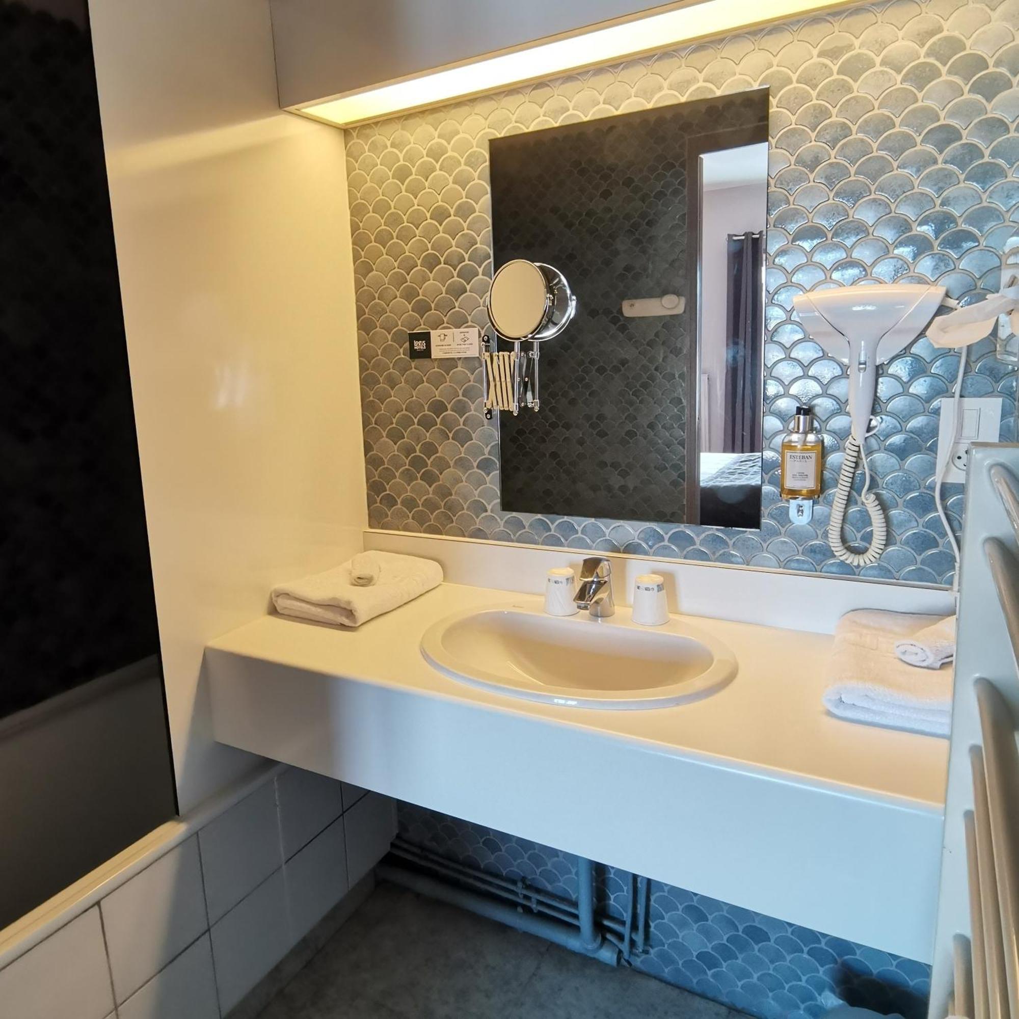 Logis Le Cerf Hotel 3*