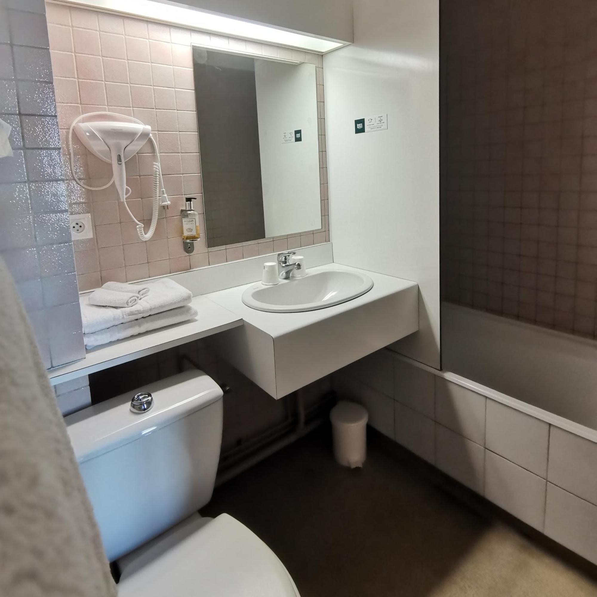 Logis Le Cerf Hotel