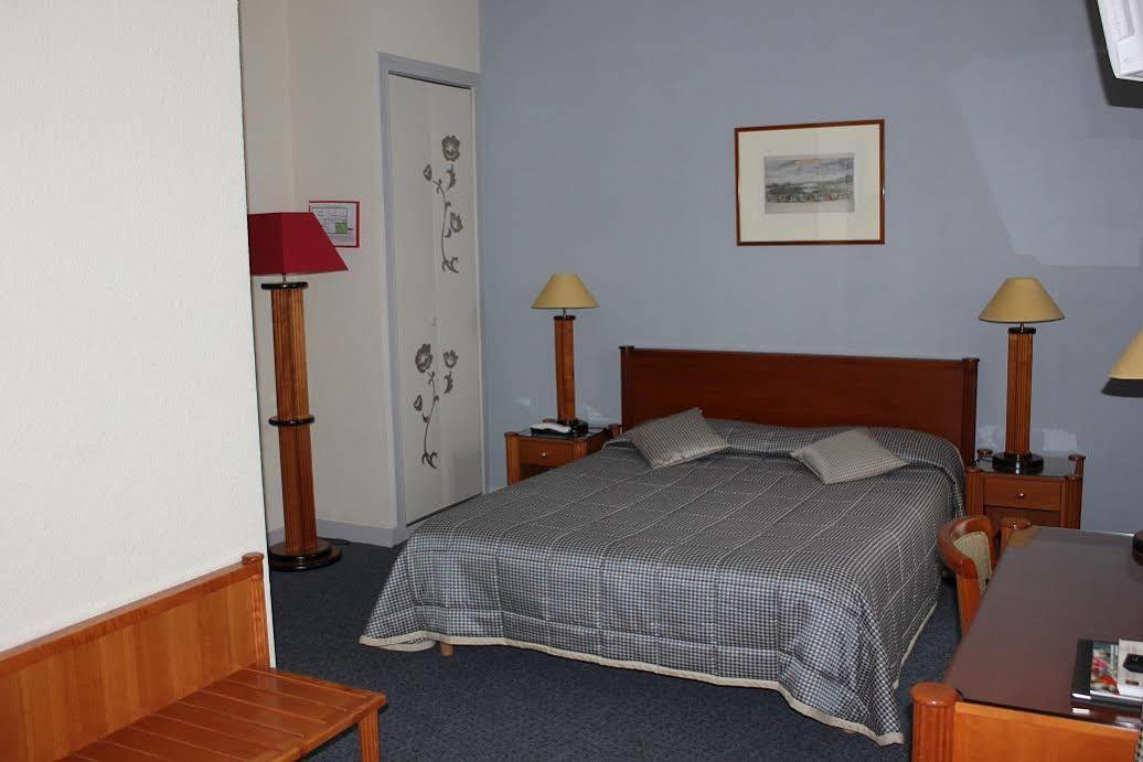 Hotel Logis Le Cerf 3*
